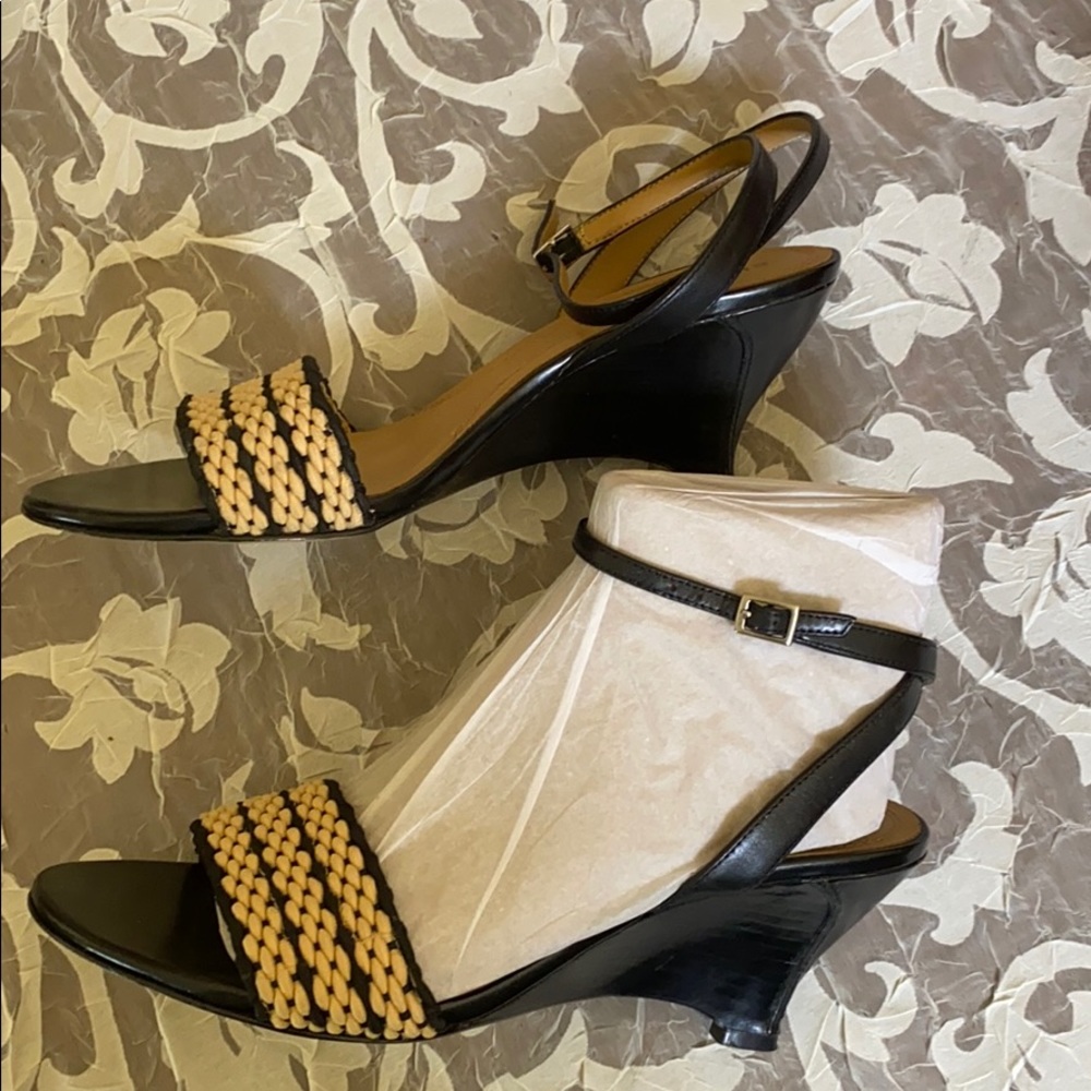 Ellen Tracy Black and Tan wedge sandal
